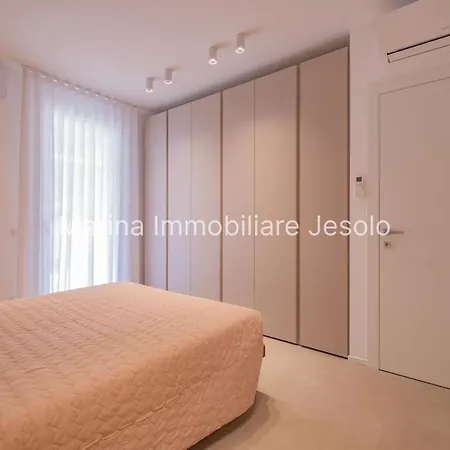 Twin Bays 2 Apartment