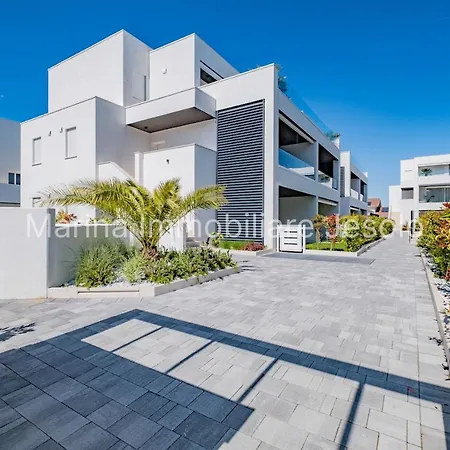 Twin Bays 2 ليدو دي يسولو